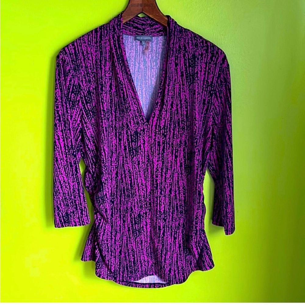 Vince Camuto Relaxed Graphic Blouse with 3/4 Sleeves in Black and Purple